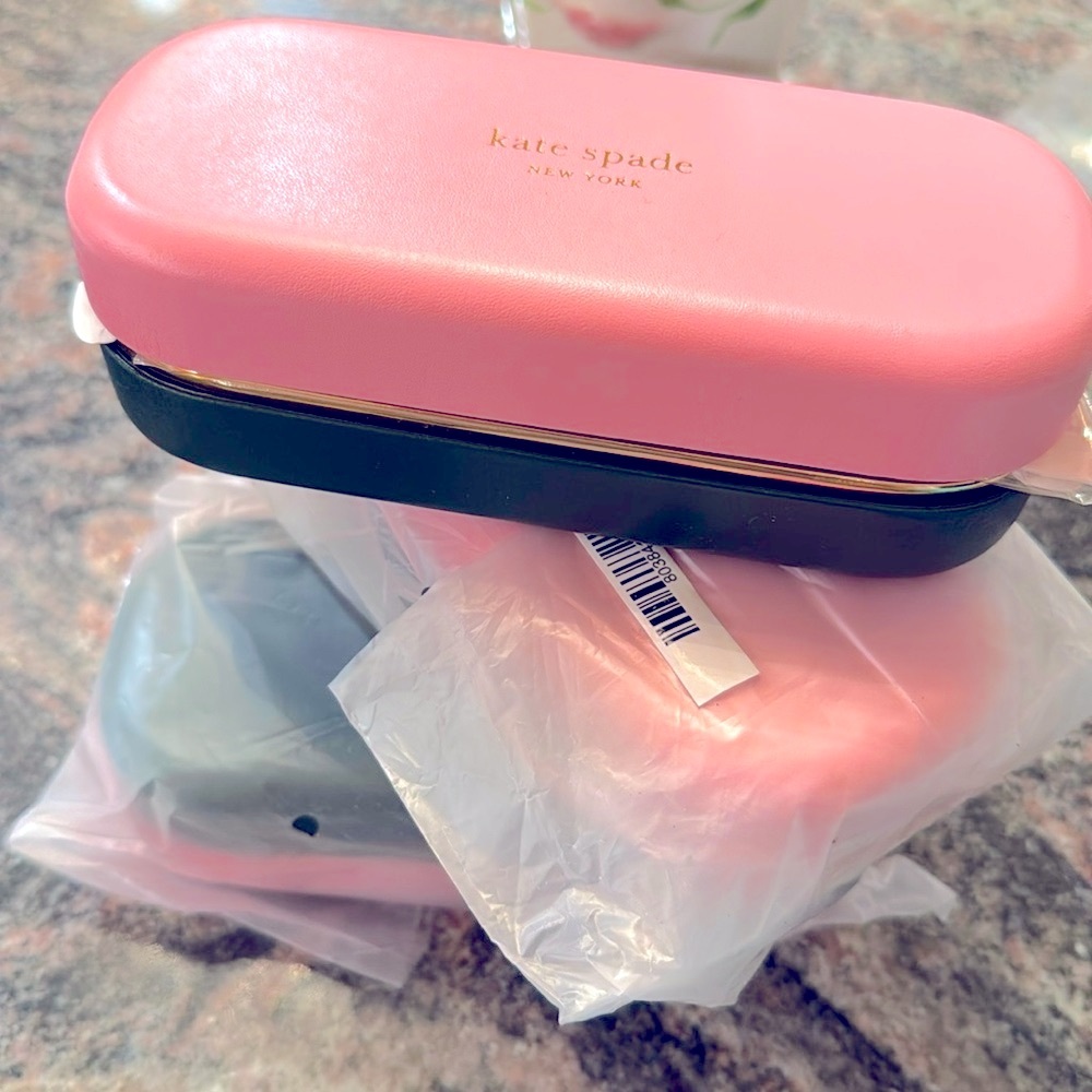 Kate Spade accessories Eyeglass case NEW - Picture 2 of 5
